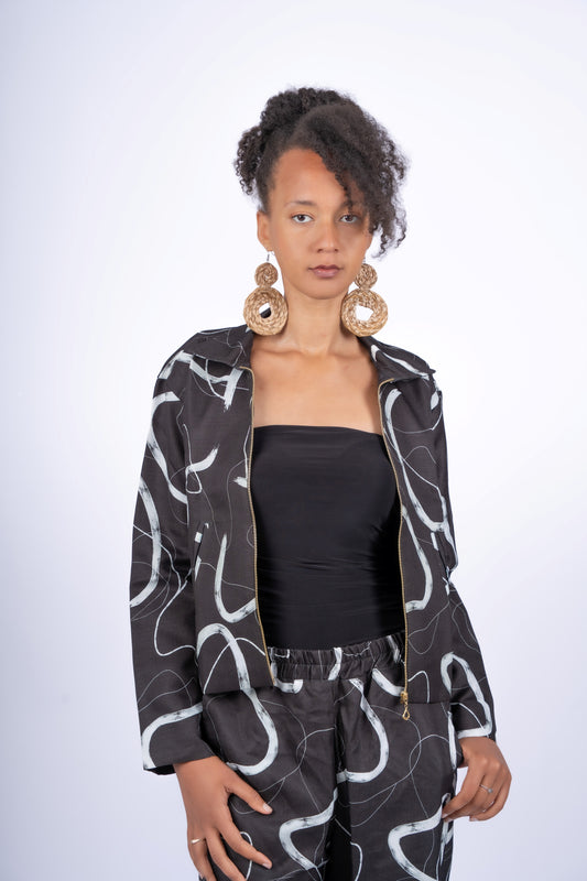 Monochrome Expression | Modern Tailored Set