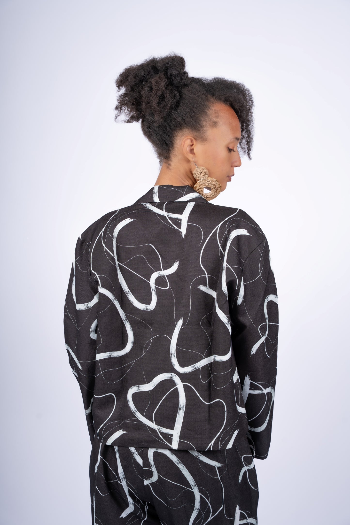 Monochrome Expression | Modern Tailored Set