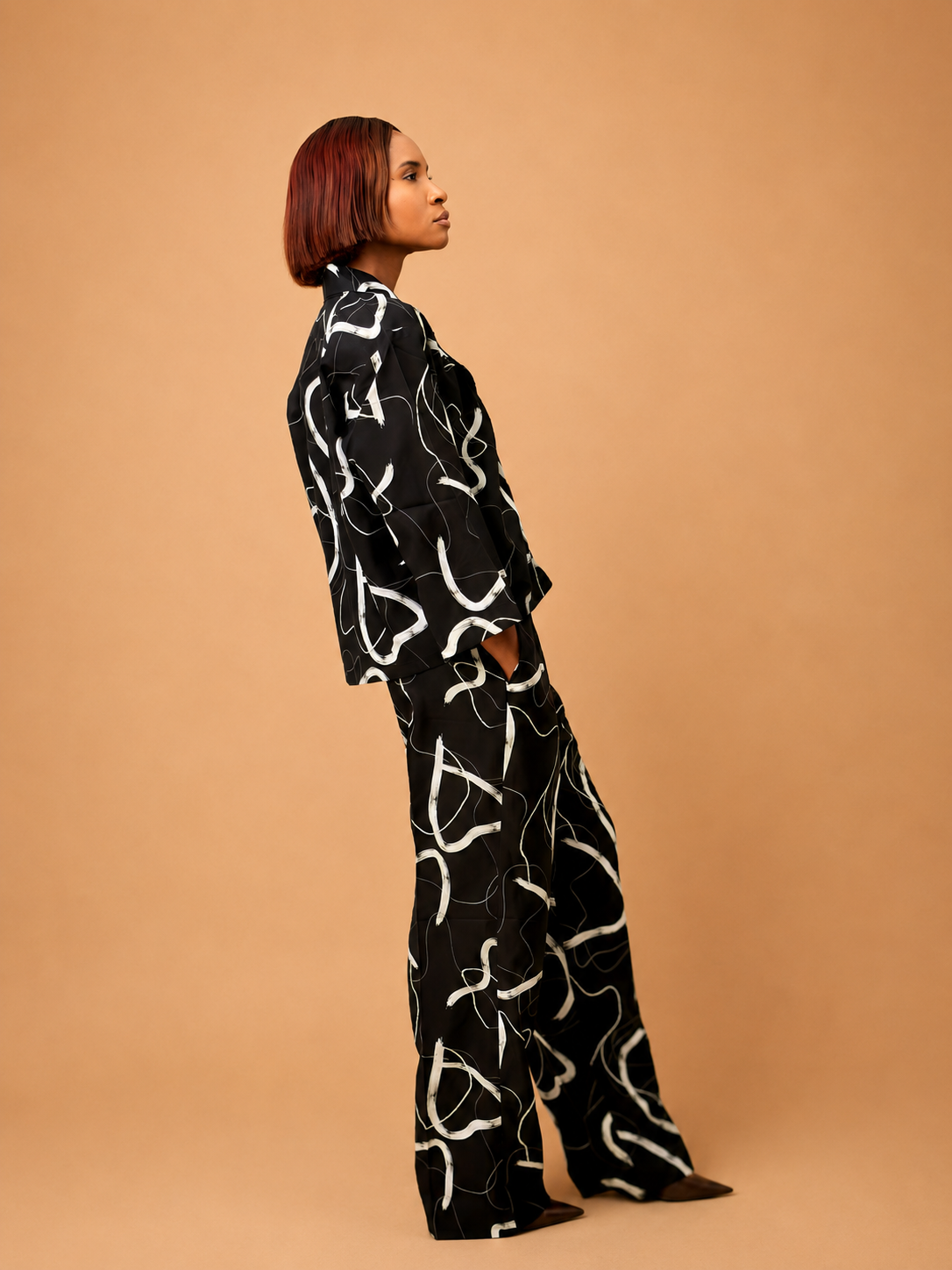 Monochrome Expression | Modern Tailored Set
