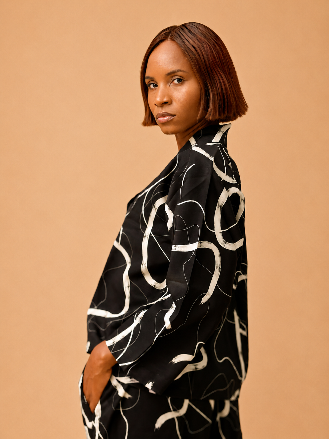 Monochrome Expression | Modern Tailored Set