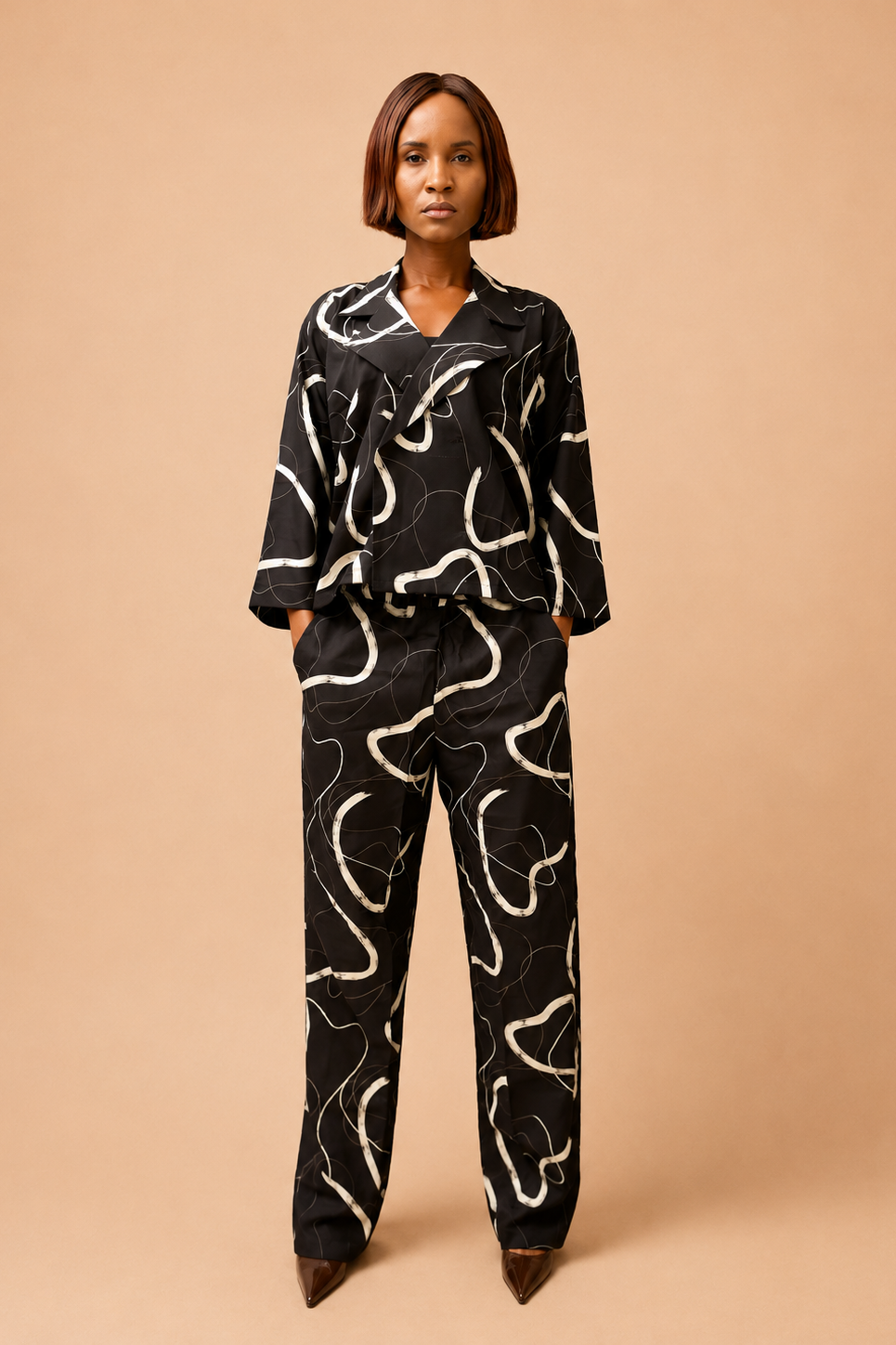 Monochrome Expression | Modern Tailored Set